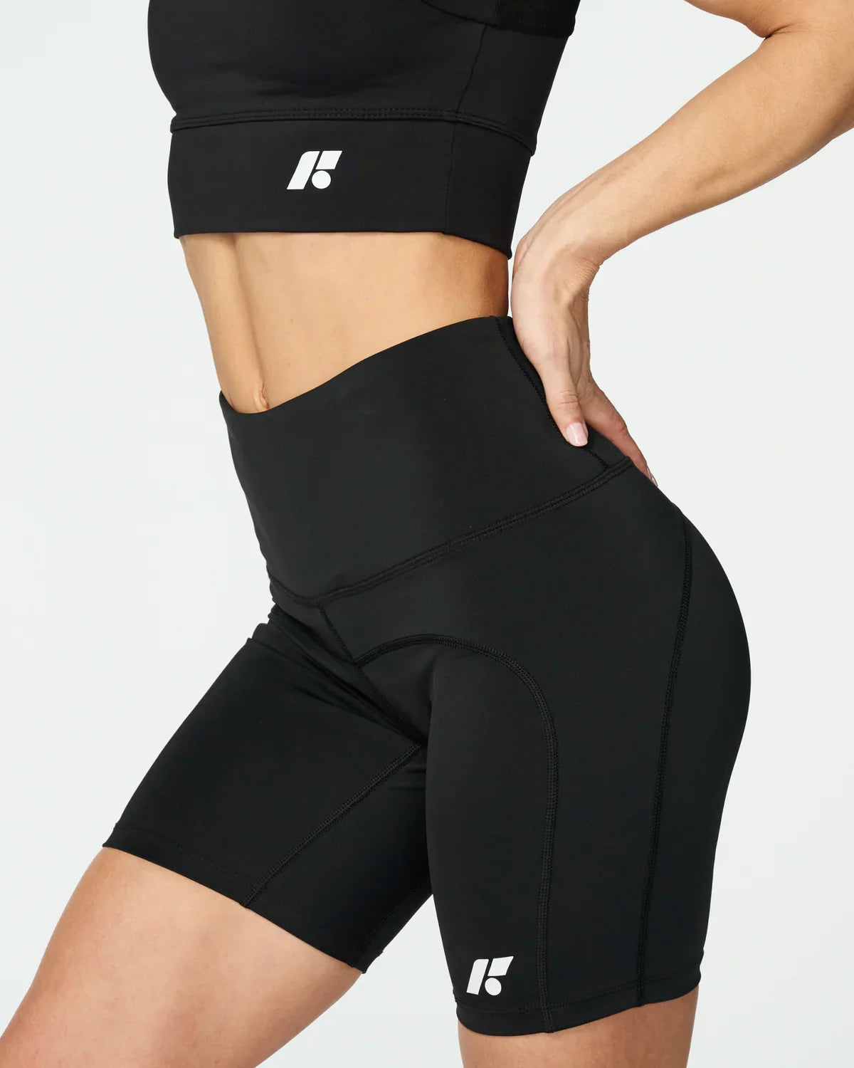 Sculpt Short 8"